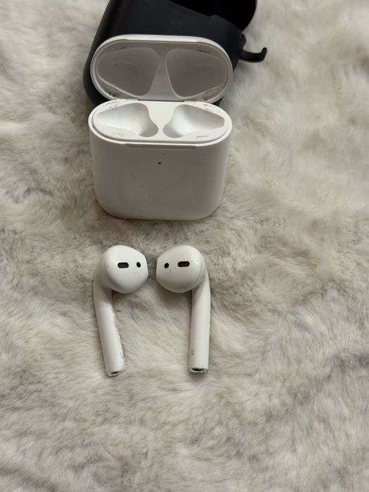 Apple AirPods 2 + cutie încărcare, stare bună