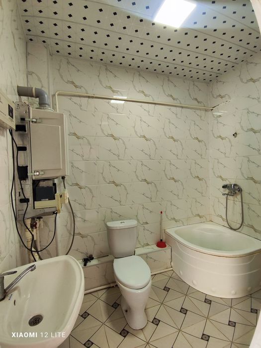 Kogon vakzali yonidan 120 kvadrat kvartira sotiladi