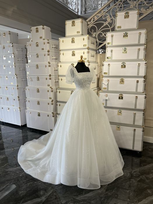 Пышное платье  Размер: 44-46 (M-L)