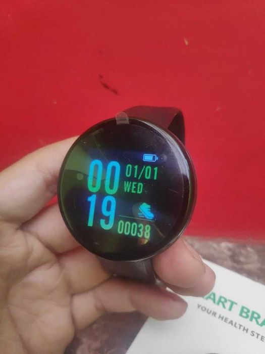 Смарт часовник D18, Bluetooth, Съобщения, Крачки, Спортни режими,Черен