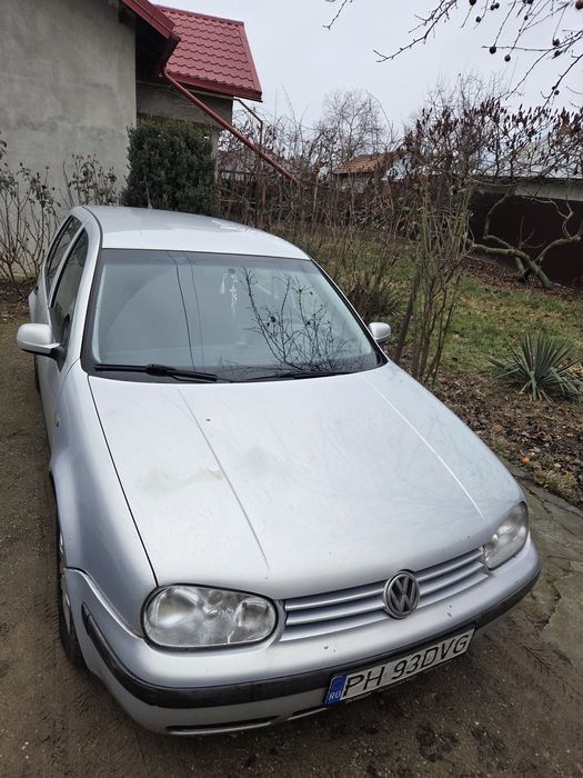 VW Golf 4 1.6 benzină, climatronic, acte la zi bonus 4 jante tablă