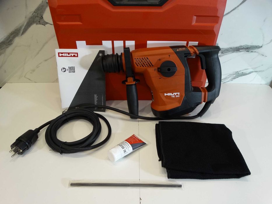 Резервиран - Hilti TE 30 AVR - Ударо пробивна машина - 3.6 J