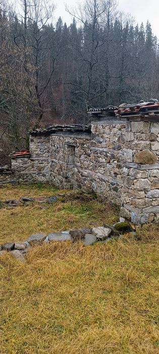 Продавам парцел с ПУП 2750 кв.м.в с.Смилян