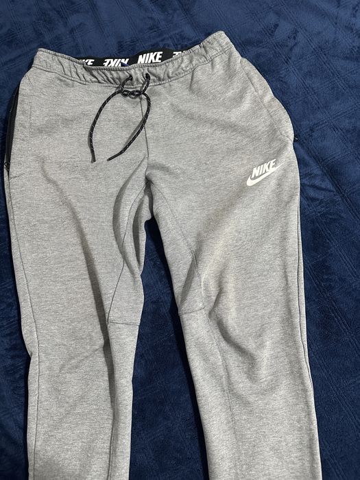 Pantaloni nike barbati