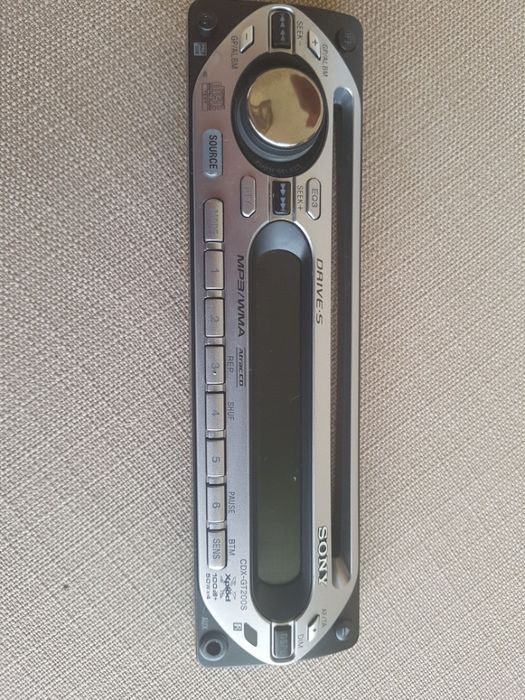 Sony CDX-GT200S Авто радио