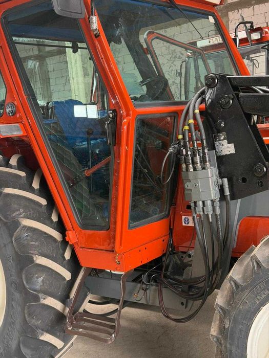 Tractor Fiat Agri 80 90 Incarcator frontal AGRAM cu 3800 ore New Holland Case John Deere Claas Fiat 70 90 Fiat 82 94 Fiat 88 94 Fiat F 100 Fiat 100 90