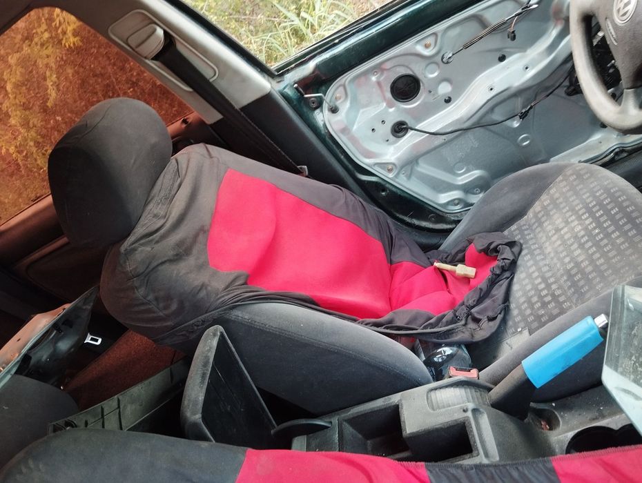 Dezmembrari  VW PASSAT B5, B5.5  1996  > 2005 2.0 Benzina