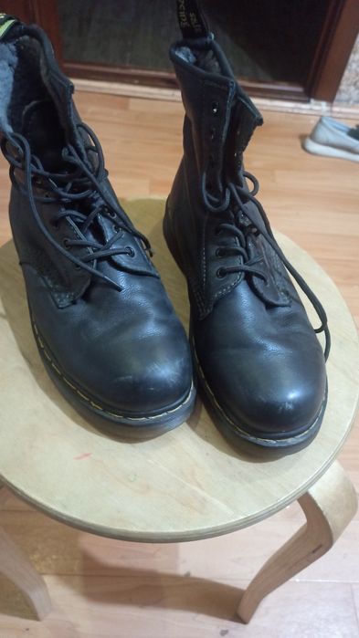 Продам ботинки кожаные 40 размер, внутри натурный мех