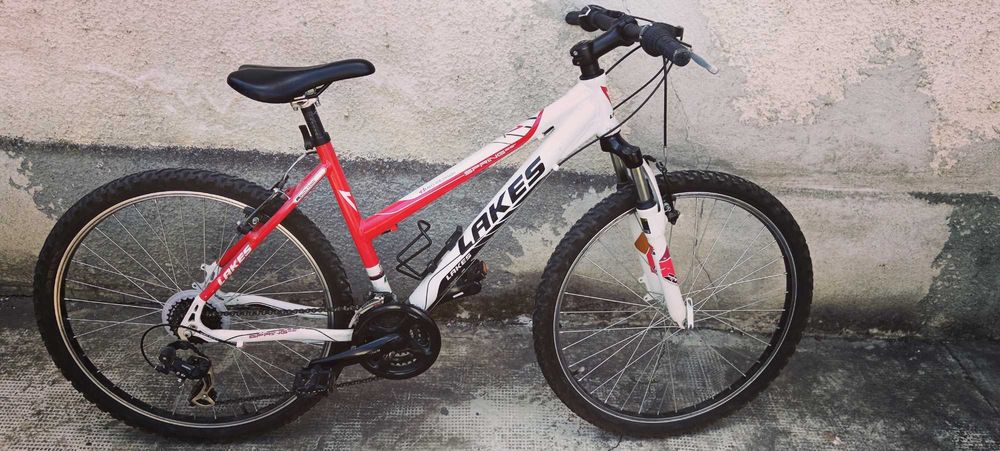 Bicicleta Lakes cadru aluminiu/foarte ușoară  schimbătoare Shimano  21 viteze