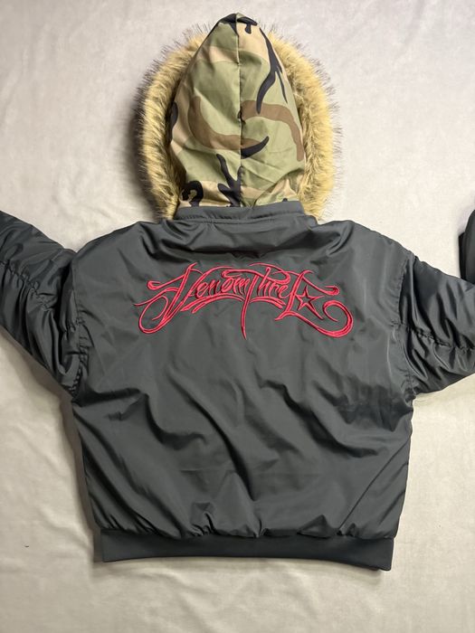 Новая куртка размер M