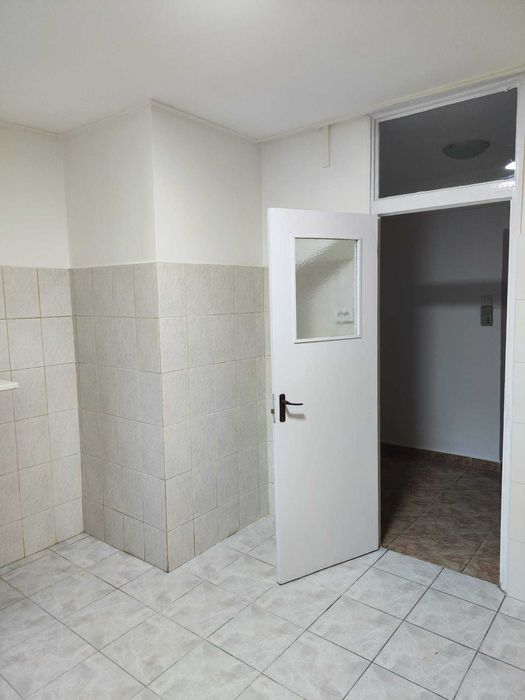 vand apt renovat 2 camere Calea Vitan, Bucuresti