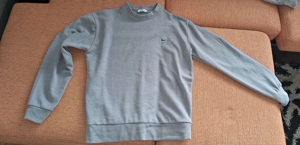 Ватирана блуза Lacoste размер М.
Купих си я пролетта, изпрах я и я пр