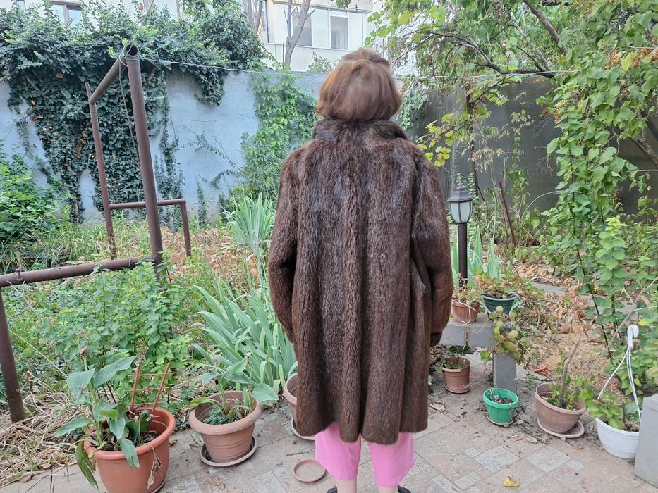 Haina din blana naturala de nutrie