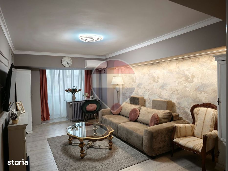 DE INCHIRIAT Apartament cu 3 camere în zona P-ta Alba Iulia