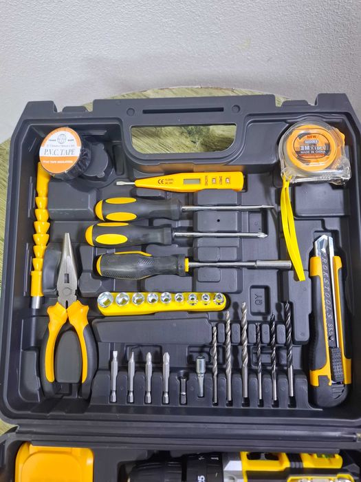 Set Bormasina + 30 accesorii cu 2 Acumulatori 21V