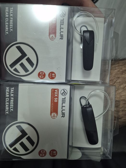 Vând 2 bucăți casti