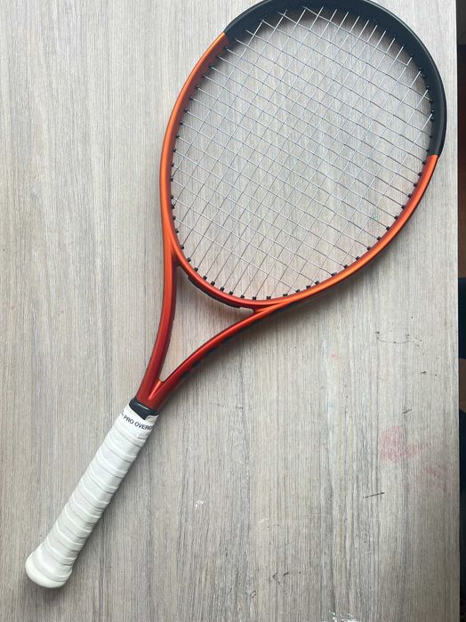 тенис ракета за състезатели WILSON BURN 300gr.