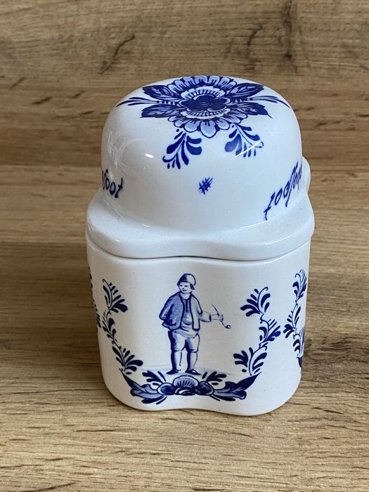 Чинии и купички от порцелан DELFF Blue Holland