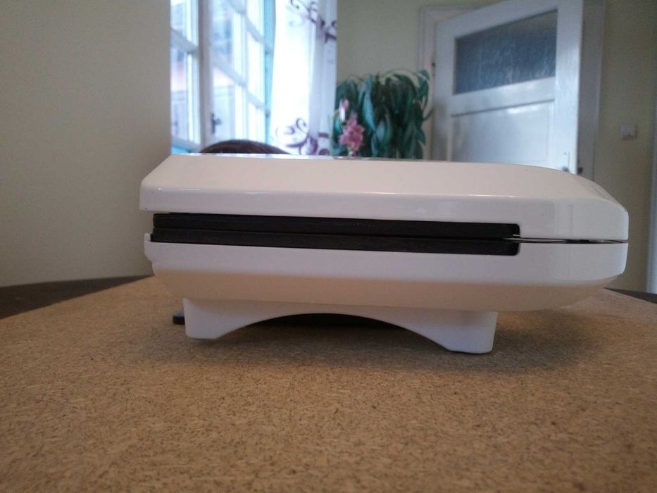 Aparat pentru Sandwichuri aro Sandwich Maker ST750