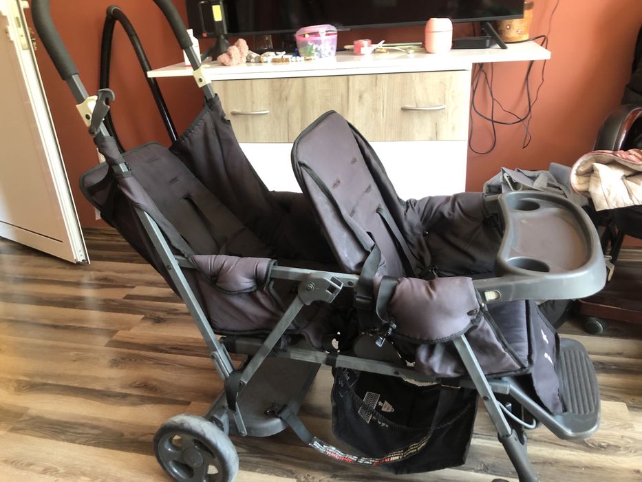 Количка за близнаци