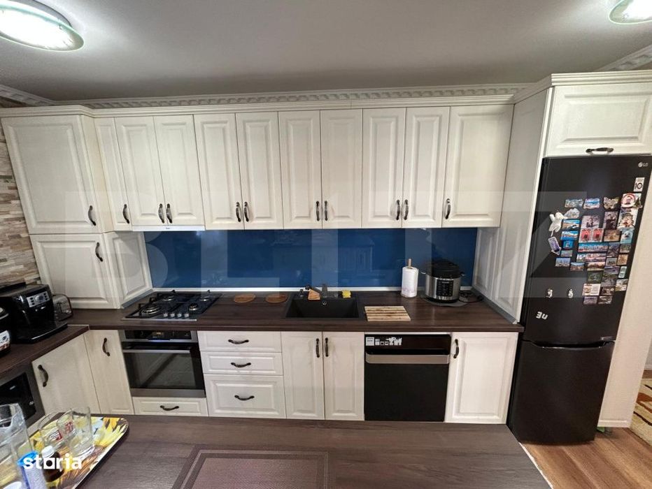 Apartament de vanzare, cu 4 camere, 100 mp, zona Oasului