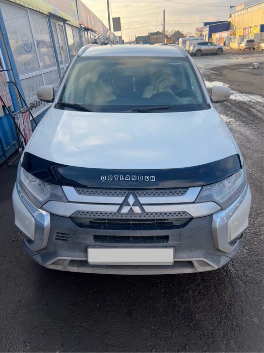 Дефлектор капота (мухобойка) Mitsubishi Outlander с 2012 по 2022