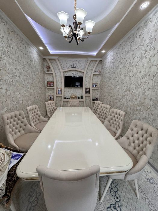 Стол и стулья, комплект