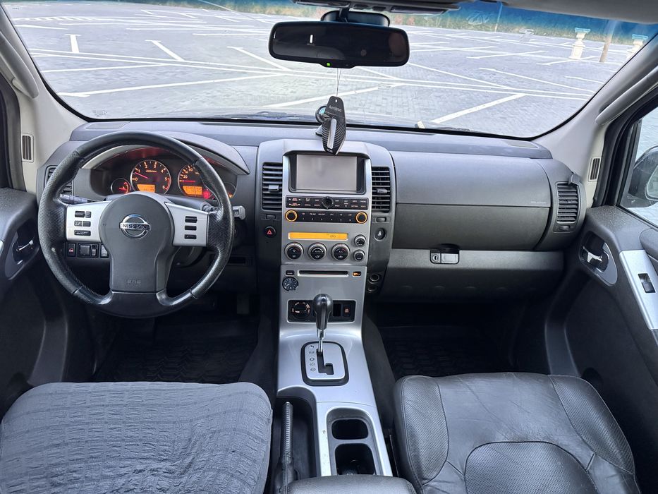 Nissan pathfinder - 2008 - 2.5 diesel 174 cp - 4x4 mic mare