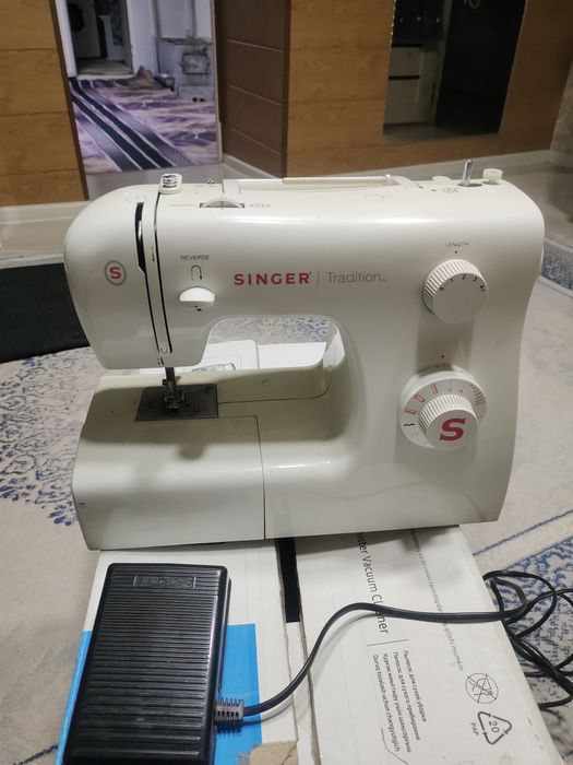 Швейная машина Зингер