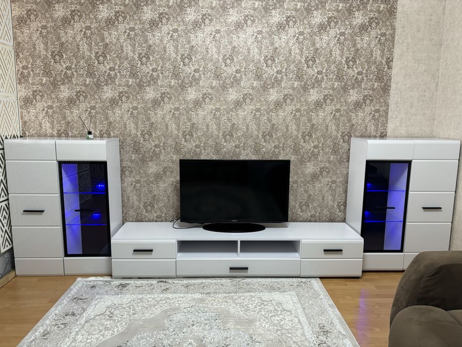 Горка для гостинной/зала