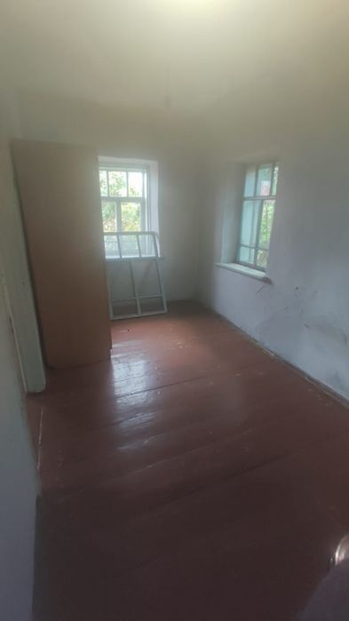 Дом.  3 комнаты + кухня.