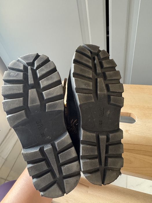 Ghete alb/gri/roz marimea 27