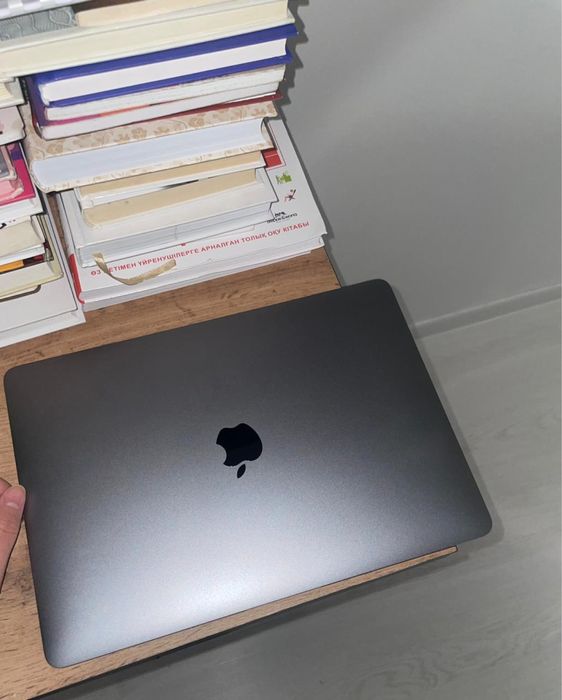 Продам MacBook Air M1