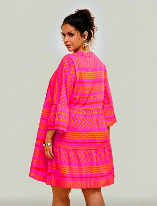 Пъстра дамска рокля