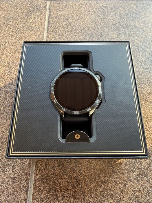 Продавам Huawei Watch GT 4 – чисто нов!
