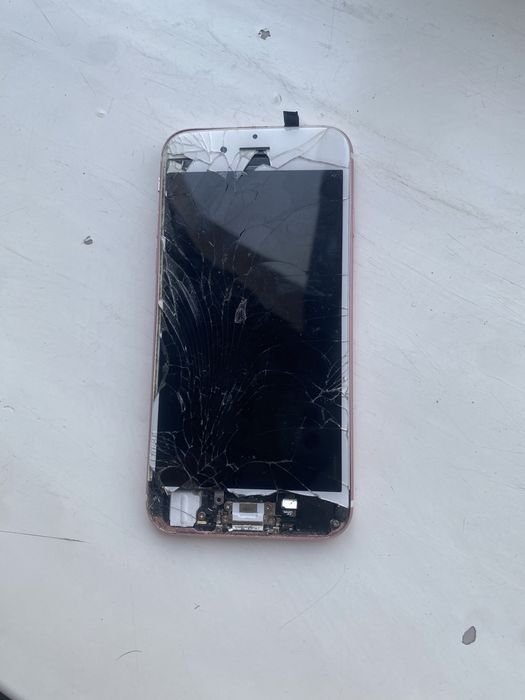 Продам iPhone 6s на разбор/запчасти.