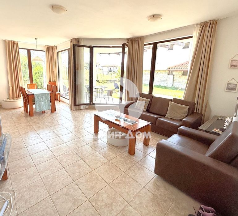 Продава се Къща в с. Кошарица, Област Бургас - 225 кв.м за 796 €/кв.м - Снимка #1