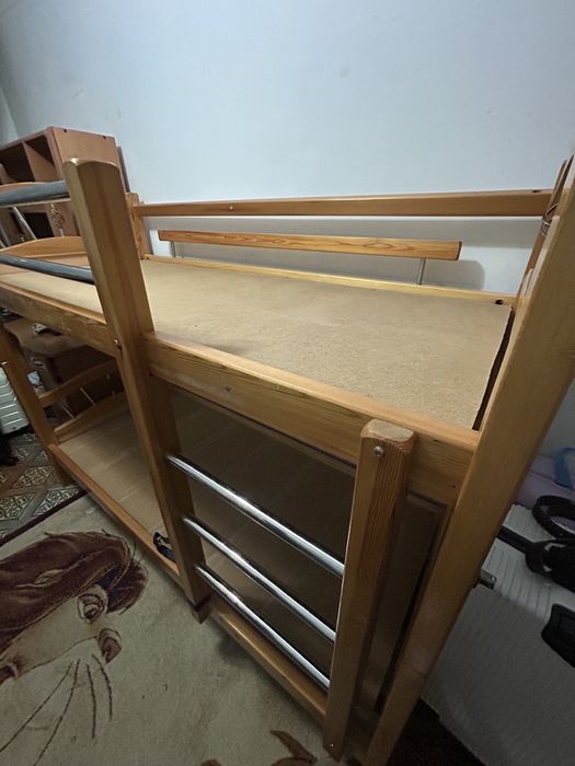 Двухъярусная кровать