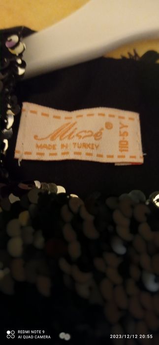 Продам нарядное платье для девочки