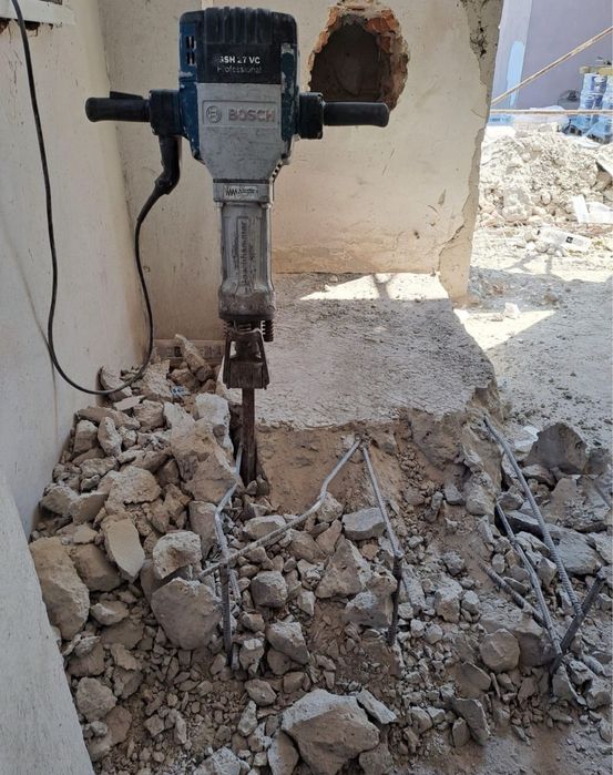 Debarasări mobila, Demolari manuale, Decopertat gresie/faiantă