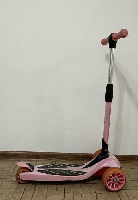 Продам самокат для девочек