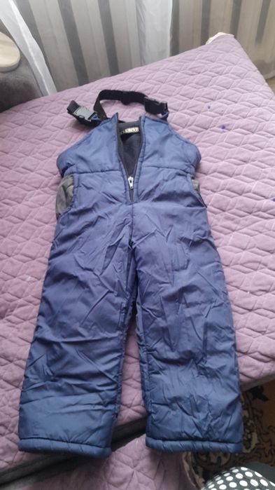 Для двойняшек  Продаётся куртка комплект