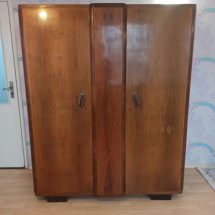 Гардероб орех масивен орехов гардероб