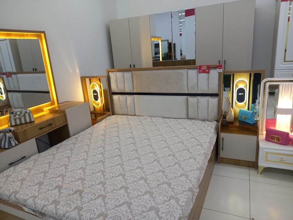 Спальный гарнитур