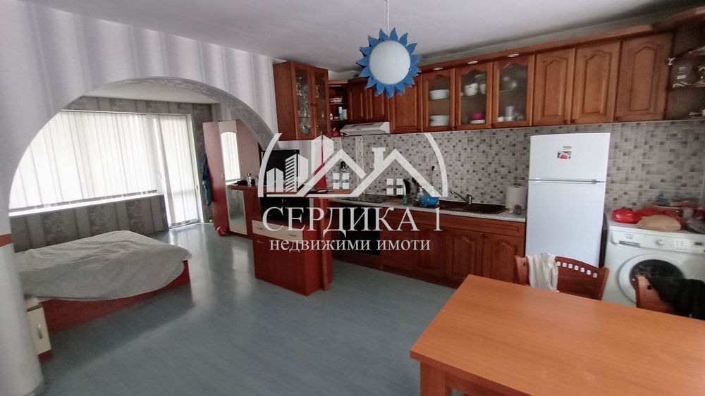 Продава се Къща в Кюстендил, Център - 210 кв.м за 596 €/кв.м - Снимка #1