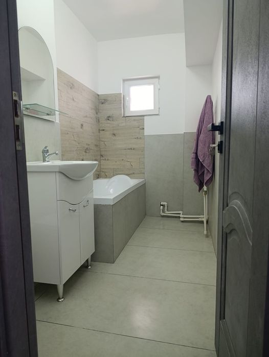Apartament 3 camere decomandat de vânzare