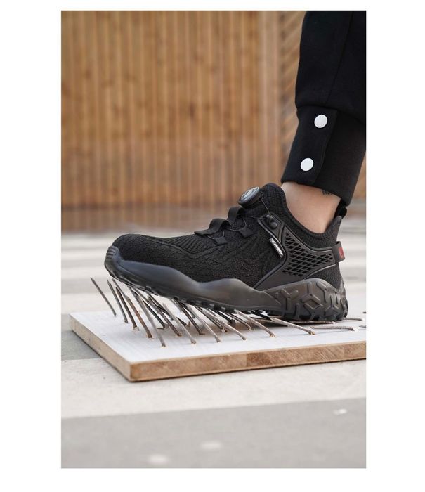 Продаются кроссовки новые