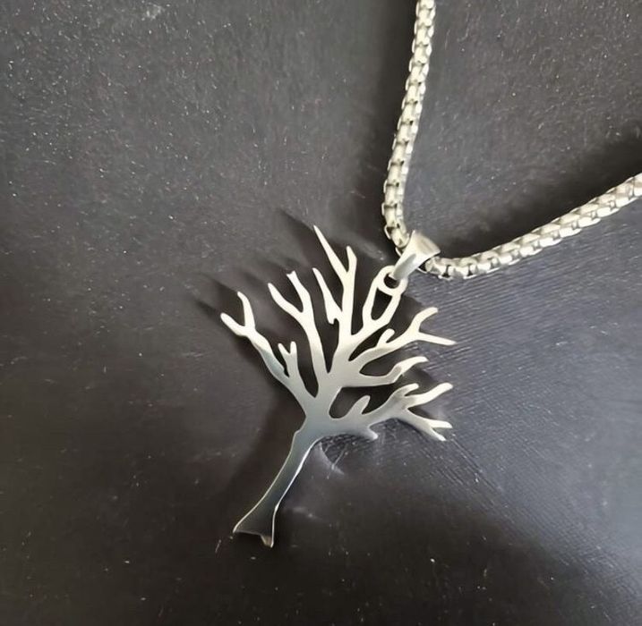 Colier arbore otravitor