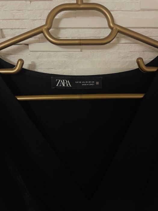 Vand rochie zara neagra