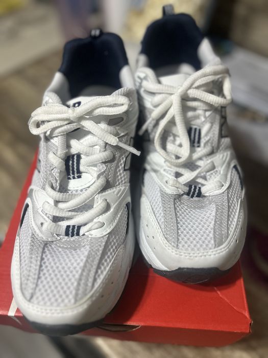 Маратонки New balance